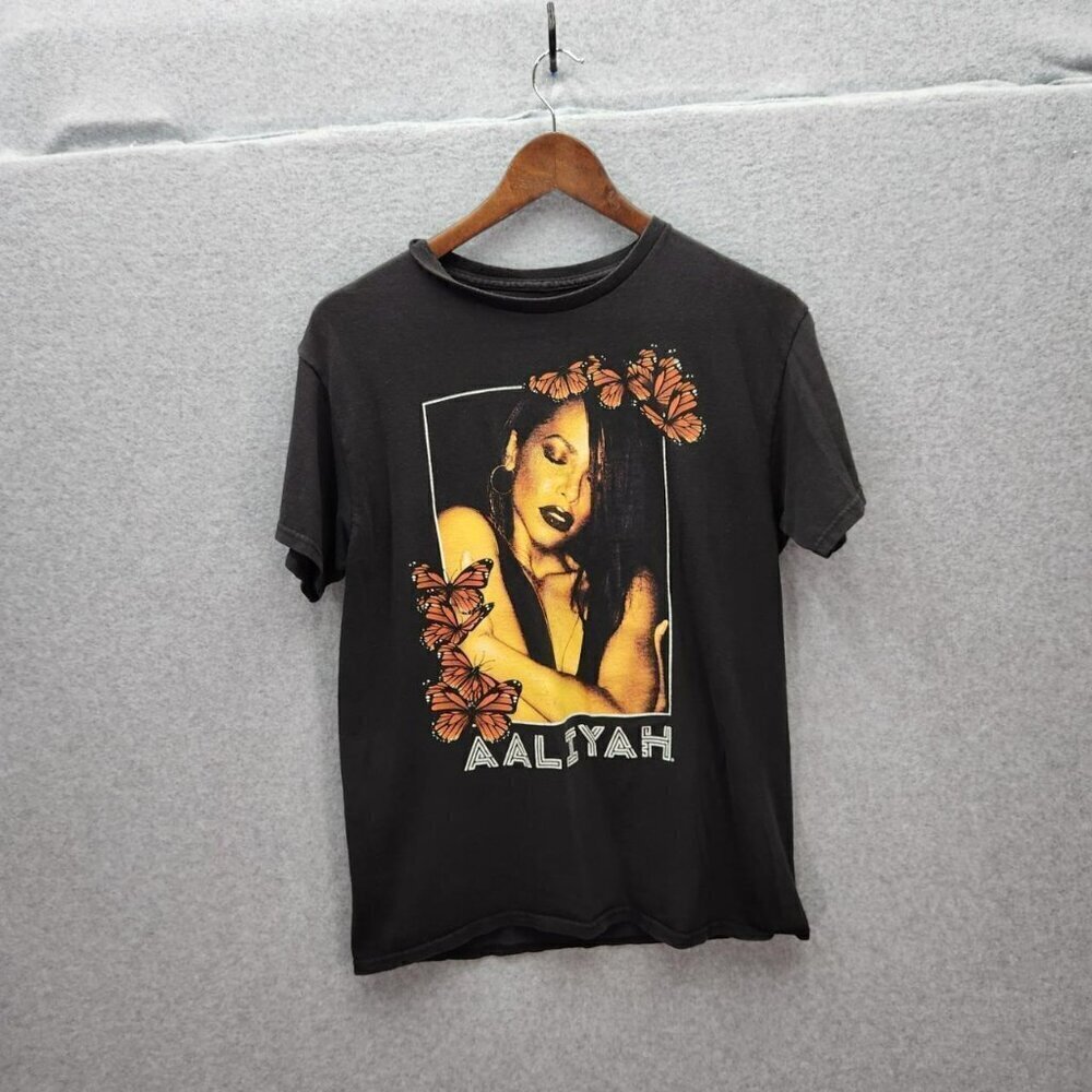 Aaliyah Graphic Tee With Butterfly‎ Design In Black